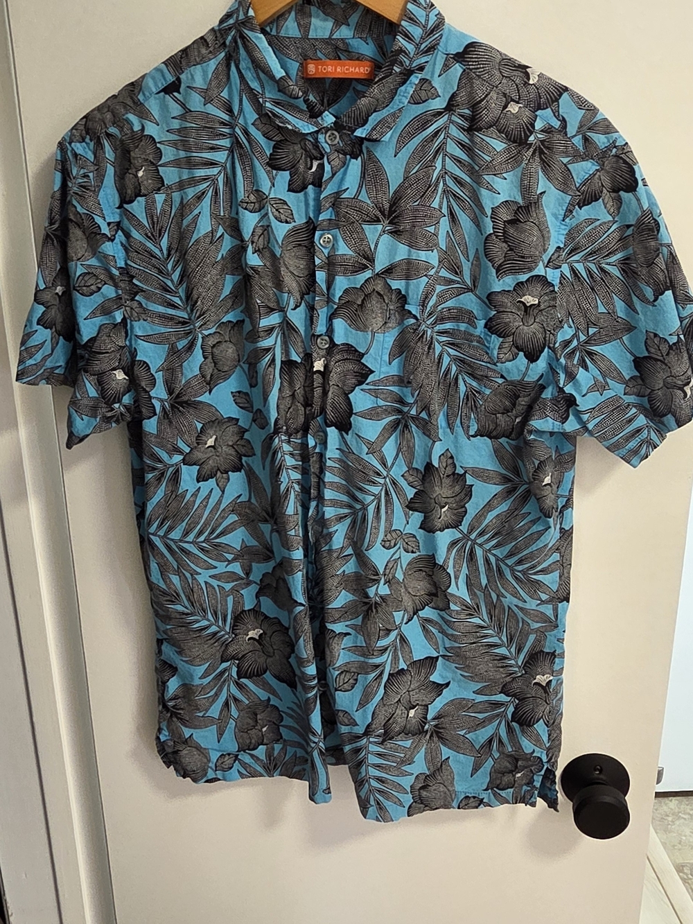 Tori Richard Men’s Blue Floral Short-Sleeve Button-Up Shirt